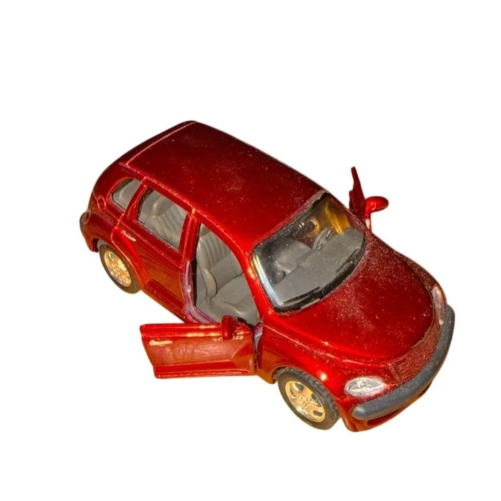 Maisto Chrysler PT Cruiser Diecast Model Car Red Pull Back Opening Doors‎